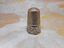 Load image into Gallery viewer, An early 19th century silver thimble. c1820.