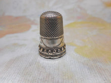 Load image into Gallery viewer, A decorative unmarked silver thimble. c1860-1870