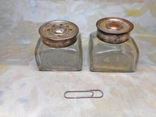 Laden Sie das Bild in den Galerie-Viewer, A glass inkwell and a sander from a Georgian writing box. c 1820