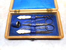 Charger l'image dans la galerie, Mauchline Ware etui / sewing set.