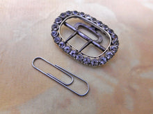 Laden Sie das Bild in den Galerie-Viewer, A small paste set Georgian silver buckle. c1800