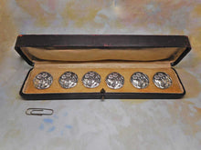 Laden Sie das Bild in den Galerie-Viewer, A set of 6 sterling silver buttons. c 1890-1910