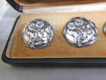 Laden Sie das Bild in den Galerie-Viewer, A set of 6 sterling silver buttons. c 1890-1910