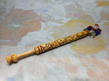 Charger l'image dans la galerie, 'Eliza Jeffs Born May 24 1865'- mutton bone lace bobbin. 19thc