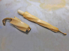 Charger l'image dans la galerie, Étui à aiguilles en forme de parapluie. Français. Palais Royal vers 1820