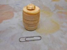 Laden Sie das Bild in den Galerie-Viewer, A scarce mutton bone cotton barrel. c 1800