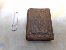 Load image into Gallery viewer, An attractive leather pin cushion. c1840