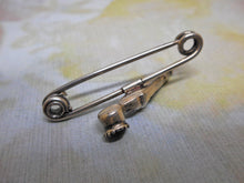 Charger l'image dans la galerie, VENDU… Une mini broche écossaise en argent. Vers 1900-1920