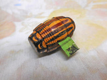 Charger l'image dans la galerie, Un ruban à mesurer rare en Tunbridge Ware estampillé « E. Nye Tunbridge Wells ». Vers 1860