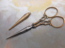 Load image into Gallery viewer, A pair of gold handled scissors and sheath. c 1830 s/d