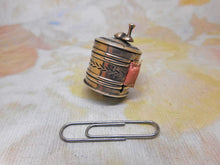 Load image into Gallery viewer, An engraved Georgian silver tape measure. c 1800