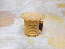 Laden Sie das Bild in den Galerie-Viewer, A pearl topped tape measure. c1850