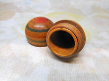 Load image into Gallery viewer, A Painted Tunbridge Ware thimble and its egg shaped box. c1800