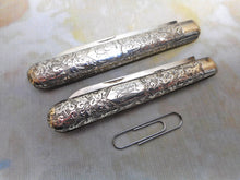 Load image into Gallery viewer, A pair of silver folding fruit knives. HM. 1893 /1894. H&T maker.