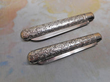Load image into Gallery viewer, A pair of silver fruit knives. HM. 1893 /1894. H&T maker.