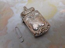 Charger l'image dans la galerie, A base metal vesta case commemorating the coronation of Edward V11. c1901