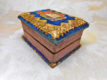 Load image into Gallery viewer, A small, decorative box for needle packets. c1860