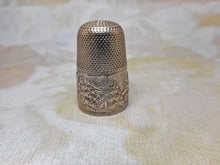 Load image into Gallery viewer, SOLD.......A silver thimble depicting Windsor Castle. c1850