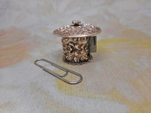 Load image into Gallery viewer, An English Georgian silver tape measure. c1830