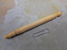 Charger l'image dans la galerie, Un grand crochet en os. Vers 1850.