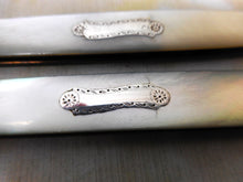 Charger l'image dans la galerie, Un couteau et une fourchette en coffret. Géorgien. v. 1815.