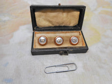 Laden Sie das Bild in den Galerie-Viewer, A little leather stud box. c1900.