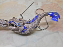 Charger l'image dans la galerie, VENDU.........Un porte-bouquet chinois en filigrane d'argent avec décoration en émail. XIXe siècle