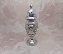Charger l'image dans la galerie, An antique French silver pepperette. Late 19th century.