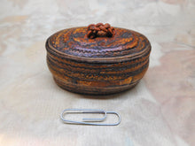 Load image into Gallery viewer, A small birch bark snuff box. Scandinavian. 19th century.