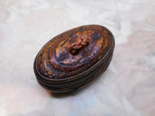 Load image into Gallery viewer, A small birch bark snuff box. Scandinavian. 19th century.
