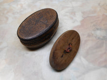 Load image into Gallery viewer, A small birch bark snuff box. Scandinavian. 19th century.