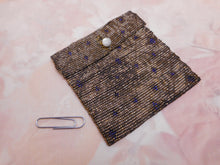 Laden Sie das Bild in den Galerie-Viewer, Antique metallic bead work purse. 19thc