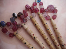 Load image into Gallery viewer, Five bone domino lace bobbins. 19th century.