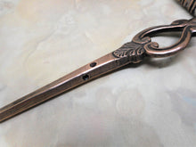 Load image into Gallery viewer, SOLD.....An unusual sewing clamp. Netting? 19thc