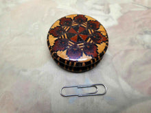 Charger l'image dans la galerie, A Tunbridge Ware bead pot. circa 1840