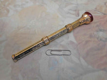 Laden Sie das Bild in den Galerie-Viewer, A 9-carat gold pen and pencil combination. Antique writing tool.