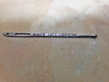 Laden Sie das Bild in den Galerie-Viewer, VERKAUFT...........Eine Gedenk-Stahlnadel. Prinzessin Charlotte starb 1817.