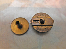 Charger l'image dans la galerie, Deux boutons de célibataire maçonniques. vers 1910