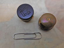 Charger l'image dans la galerie, A pair of black masonic bachelor buttons. 19thc
