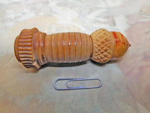 Charger l'image dans la galerie, VENDU…….Un étui à aiguilles en ivoire végétal – souvenir du tunnel de la Tamise. Vers 1843