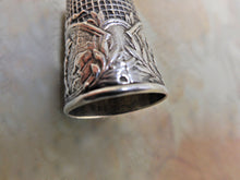 Load image into Gallery viewer, A French silver thimble commemorating WW1. Lasserre. 1918