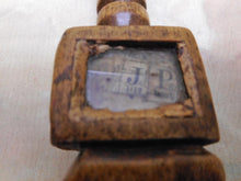 Laden Sie das Bild in den Galerie-Viewer, VERKAUFT……Eine Strickscheide aus Obstholz in Form eines Gänseflügels für Kinder. Datiert 1859.