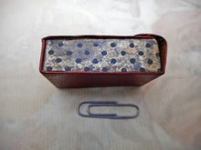 Charger l'image dans la galerie, VENDU…….Un étui en cuir rouge géorgien – intitulé « Aiguilles » en or. Vers 1820