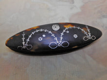 Charger l'image dans la galerie, A tortoiseshell knotting shuttle with silver inlay. c 1820