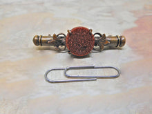 Charger l'image dans la galerie, Broche de nounou en pierre dorée. Allemagne vers 1900