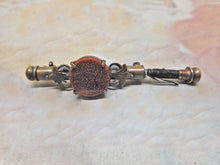 Charger l'image dans la galerie, Broche de nounou en pierre dorée. Allemagne vers 1900