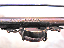 Charger l'image dans la galerie, Broche de nounou en pierre dorée. Allemagne vers 1900