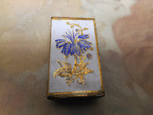 Laden Sie das Bild in den Galerie-Viewer, A needle packet box  c 1860