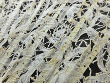 Charger l'image dans la galerie, VENDU…….Un éventail en dentelle avec des tiges de perles et une boucle de suspension. XIXe siècle