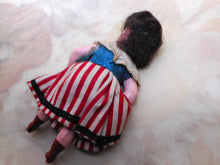 Load image into Gallery viewer, Two little dolls. German c1910.